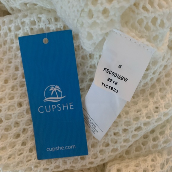 Cupshe Swim Coverup - Picture 3 of 4